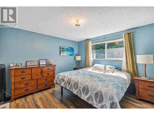 2828 Dumont  Crescent, Castlegar, BC - Indoor Photo Showing Bedroom