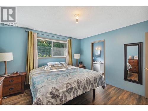 2828 Dumont  Crescent, Castlegar, BC - Indoor Photo Showing Bedroom