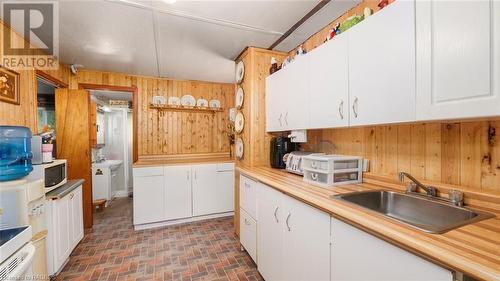 Plenty of cabinet and counter space! - 615 Stokes Bay Rd, North Bruce Peninsula, ON - Indoor Photo Showing Kitchen