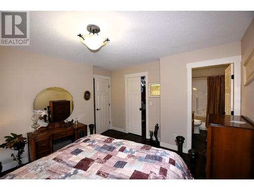 494 Kingfisher Avenue, Vernon, BC - Indoor Photo Showing Bedroom