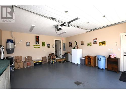 494 Kingfisher Avenue, Vernon, BC - Indoor Photo Showing Garage