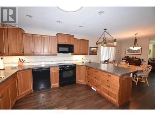 494 Kingfisher Avenue, Vernon, BC - Indoor Photo Showing Kitchen