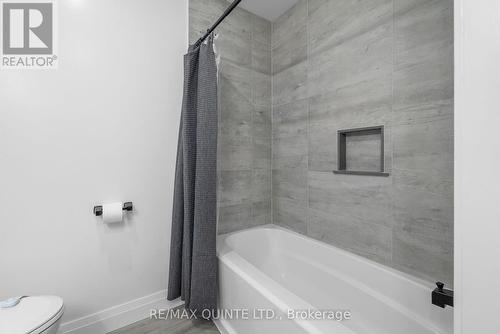 70 Maritime Road, Kawartha Lakes, ON - Indoor Photo Showing Bathroom