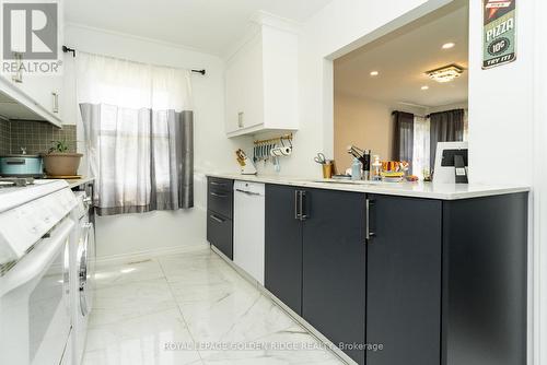 19 Lake Drive N, Georgina, ON - Indoor Photo Showing Kitchen