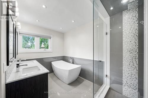 635 St Germain Avenue, Toronto (Bedford Park-Nortown), ON - Indoor Photo Showing Bathroom