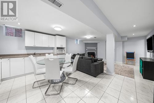 635 St Germain Avenue, Toronto (Bedford Park-Nortown), ON - Indoor Photo Showing Kitchen