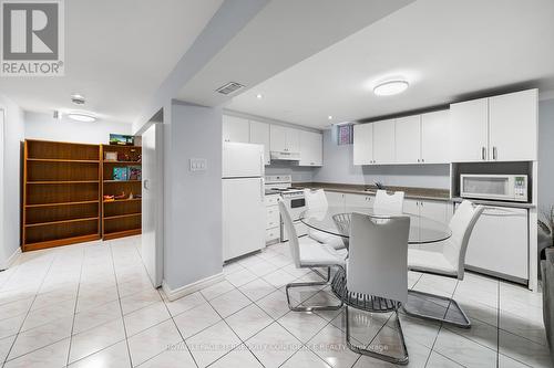 635 St Germain Avenue, Toronto (Bedford Park-Nortown), ON - Indoor Photo Showing Kitchen