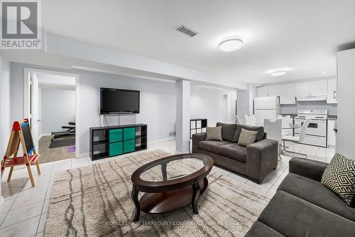 635 St Germain Avenue, Toronto (Bedford Park-Nortown), ON - Indoor Photo Showing Living Room