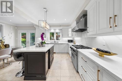 635 St Germain Avenue, Toronto (Bedford Park-Nortown), ON - Indoor Photo Showing Kitchen With Upgraded Kitchen