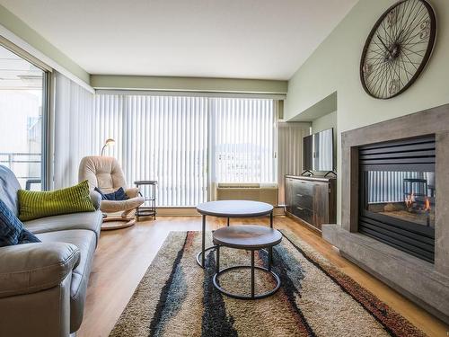 407-38 Front St, Nanaimo, BC - Indoor Photo Showing Living Room With Fireplace