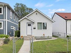 1167 Ashburn ST  Winnipeg, MB R3E 2Y1