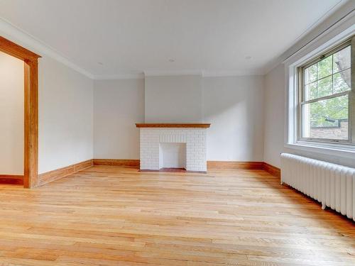 Living room - 16-4326 Rue Sherbrooke O., Westmount, QC - Indoor Photo Showing Other Room With Fireplace