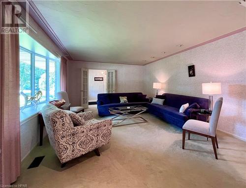 141 Charles Street, Wingham, ON - Indoor Photo Showing Living Room