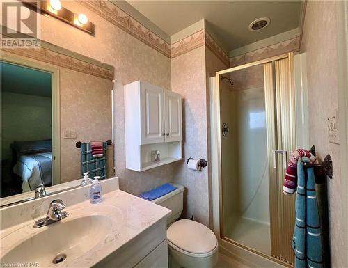 141 Charles Street, Wingham, ON - Indoor Photo Showing Bathroom