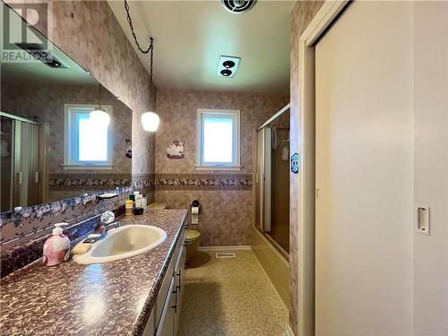 141 Charles Street, Wingham, ON - Indoor Photo Showing Bathroom