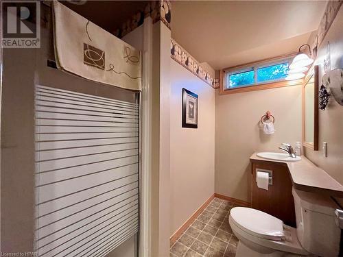 141 Charles Street, Wingham, ON - Indoor Photo Showing Bathroom