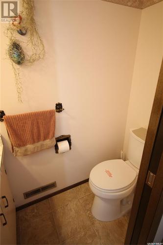 241 31St Street W, Battleford, SK - Indoor Photo Showing Bathroom