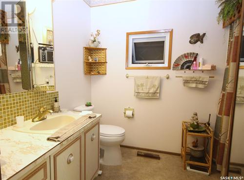 241 31St Street W, Battleford, SK - Indoor Photo Showing Bathroom