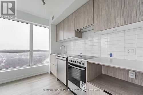 1308 - 395 Bloor Street E, Toronto (North St. James Town), ON - Indoor Photo Showing Kitchen