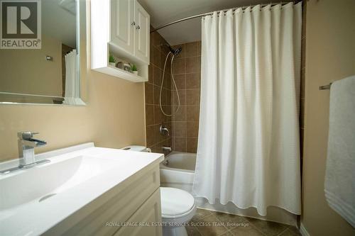 213 - 101 Bristol Road E, Mississauga (Hurontario), ON - Indoor Photo Showing Bathroom