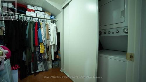 213 - 101 Bristol Road E, Mississauga (Hurontario), ON - Indoor Photo Showing Laundry Room