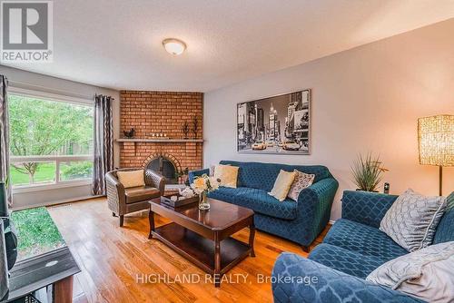 4566 Longmoor Road, Mississauga (Central Erin Mills), ON - Indoor Photo Showing Living Room