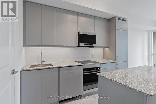 505 - 30 Elm Drive W, Mississauga (Fairview), ON - Indoor Photo Showing Kitchen With Upgraded Kitchen