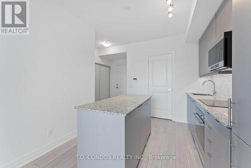 505 - 30 Elm Drive W, Mississauga (Fairview), ON - Indoor Photo Showing Kitchen