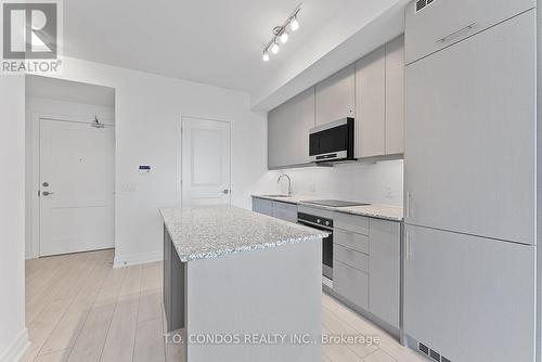 505 - 30 Elm Drive W, Mississauga (Fairview), ON - Indoor Photo Showing Kitchen