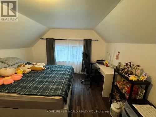 61 Broadway Avenue, Hamilton, ON - Indoor Photo Showing Bedroom