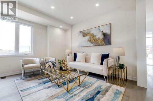 1535 Wellwood Terrace, Milton (Cobban), ON - Indoor Photo Showing Living Room