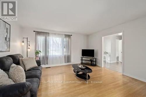 31 Archer Crescent, London, ON - Indoor Photo Showing Living Room