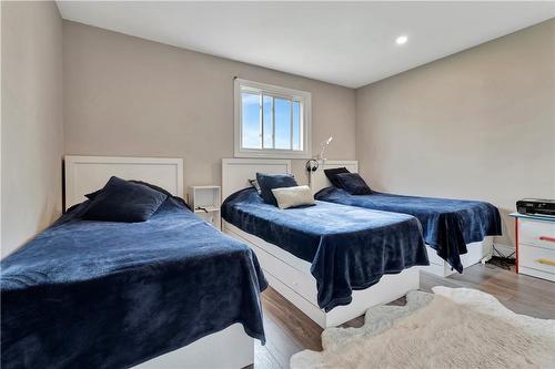 334 Templemead Drive, Hamilton, ON - Indoor Photo Showing Bedroom