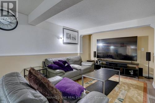 7655 Anaka Drive, Mississauga (Malton), ON - Indoor Photo Showing Living Room