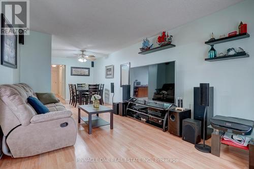 7655 Anaka Drive, Mississauga (Malton), ON - Indoor Photo Showing Living Room