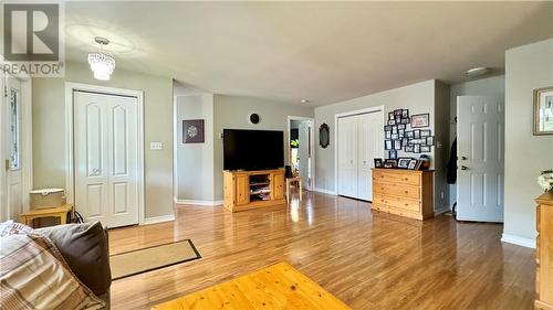 460 Maple Avenue, Pembroke, ON - Indoor Photo Showing Living Room