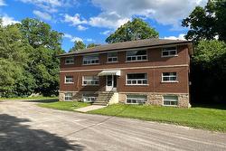 15 HUNTER Court  Dundas, ON L9H 1E2