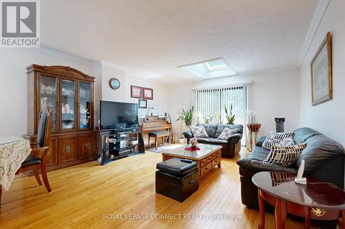 56 Greenleaf Terrace, Toronto (Malvern), ON - Indoor Photo Showing Living Room