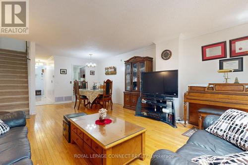 56 Greenleaf Terrace, Toronto (Malvern), ON - Indoor Photo Showing Living Room