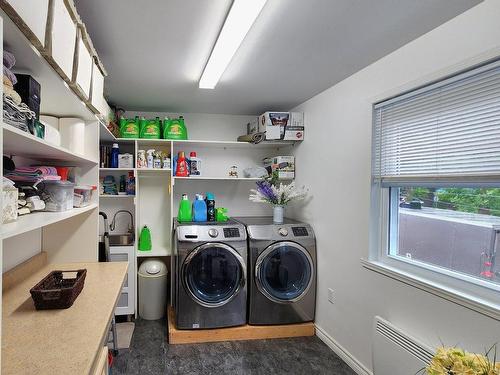 Laundry room - 1864 Ch. Lakeshore, Clarenceville, QC - Indoor Photo Showing Laundry Room