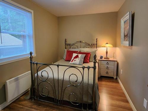 Bedroom - 1864 Ch. Lakeshore, Clarenceville, QC - Indoor Photo Showing Bedroom