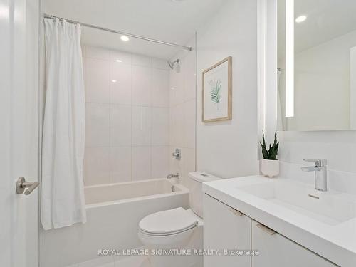 4011-30 Inn On The Park Dr, Toronto, ON - Indoor Photo Showing Bathroom