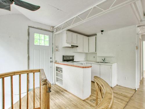 Hall - 596 Rue De La Taupinée, Sainte-Adèle, QC - Indoor Photo Showing Kitchen