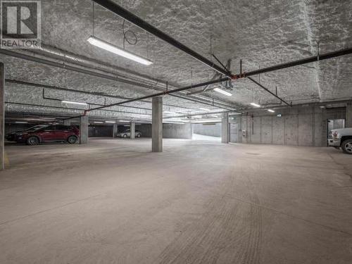 401-1880 Hugh Allan Drive, Kamloops, BC - Indoor Photo Showing Garage