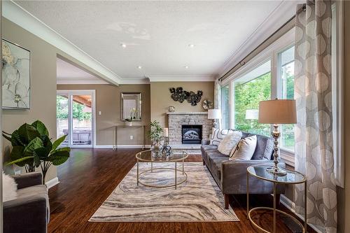 30 Rosewood Avenue, Welland, ON - Indoor Photo Showing Living Room With Fireplace