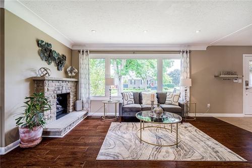 30 Rosewood Avenue, Welland, ON - Indoor Photo Showing Living Room With Fireplace