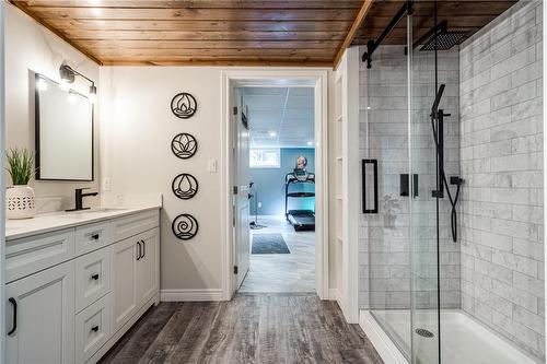 30 Rosewood Avenue, Welland, ON - Indoor Photo Showing Bathroom