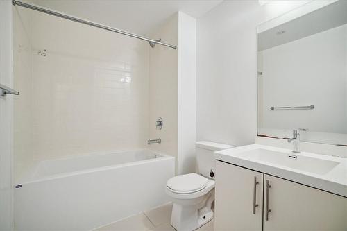 55 Speers Road|Unit #212, Oakville, ON - Indoor Photo Showing Bathroom