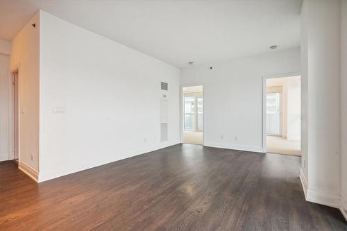 55 Speers Road|Unit #212, Oakville, ON - Indoor Photo Showing Other Room