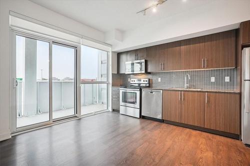 55 Speers Road|Unit #212, Oakville, ON - Indoor Photo Showing Kitchen